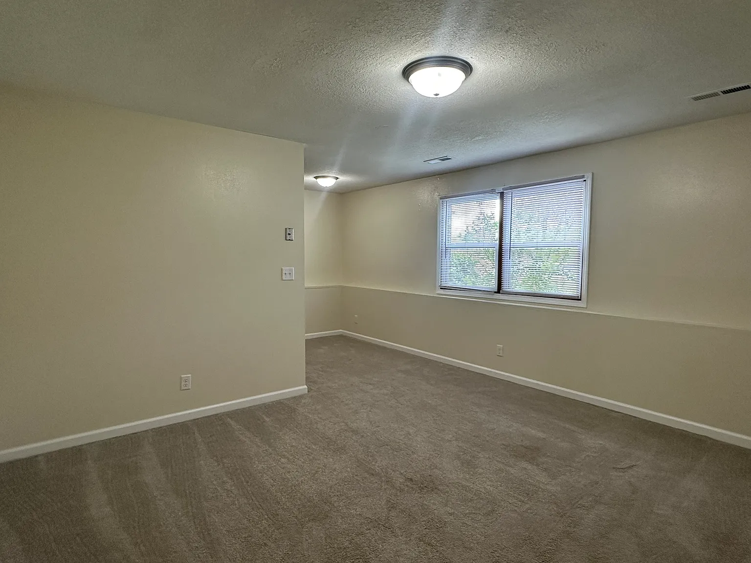 2 bed, $650 — Photo 2