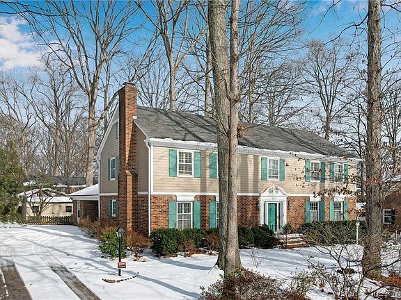 2nd image of 1010 Canonero Dr