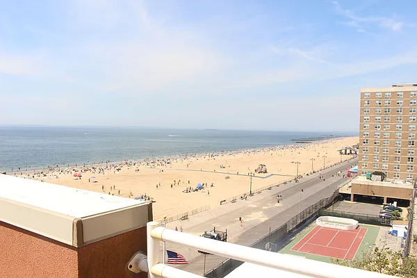 Sold by NYC Realty Brokers LLC | media 8