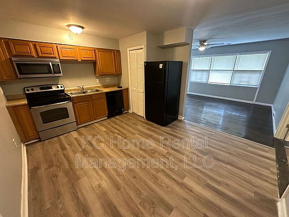 4th image of 11419 Richmond Ave