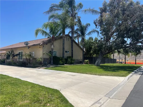 288 Carlin Ln, Riverside, CA 92507