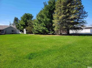 1402 9th Ave, Viola, IL 61486