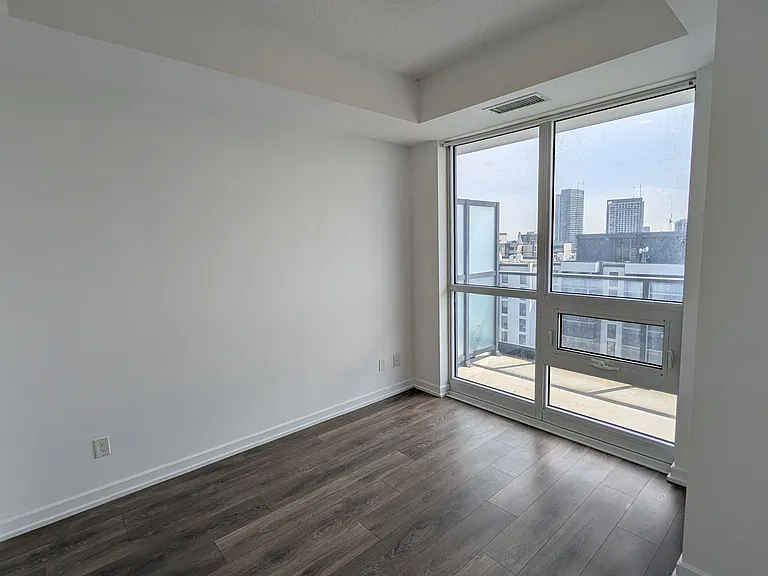 56 Manor Rd E #1711 — Photo 14