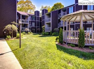 176 Royal Oaks Dr UNIT 136, Blowing Rock, NC 28605