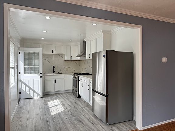 5th image of 1366 Sierra St