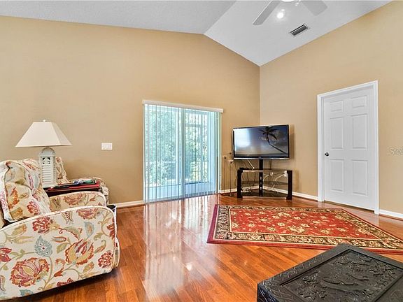4th image of 908 Chelsea Ave