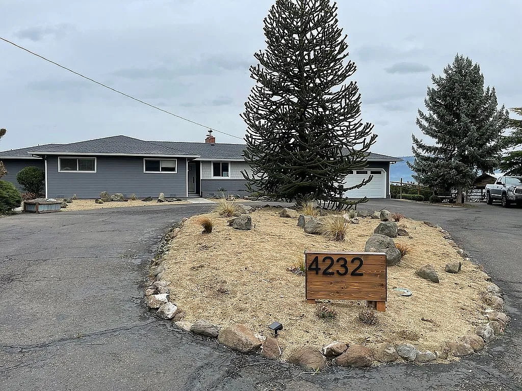4232 Pioneer Rd photo 1