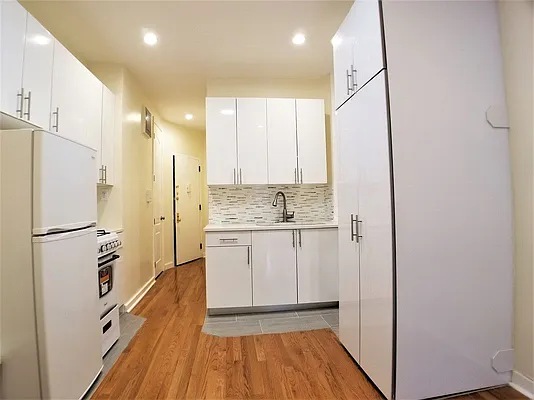 Rented by Sunshine Management Group, LLC | media 3