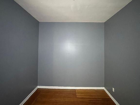 5th image of 221-223 Roseville Ave #213