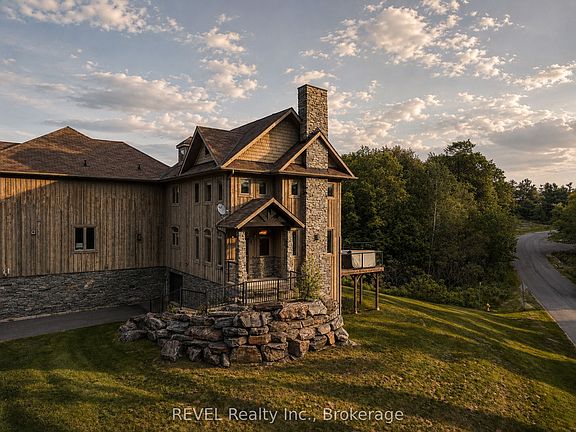 2nd image of 67 Rockmount Cres