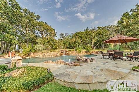 5th image of 2860 Bent Oaks Dr