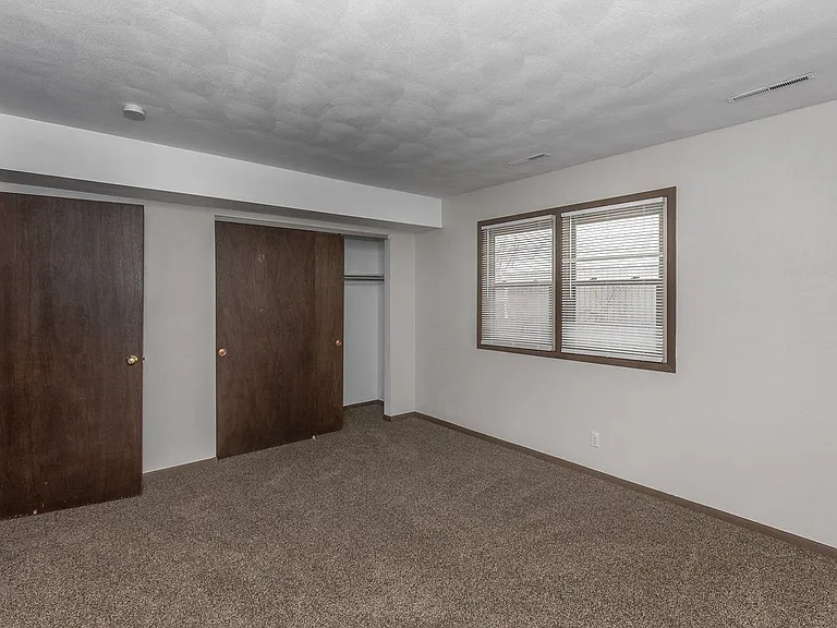 2415 Jebens Ave — Photo 23