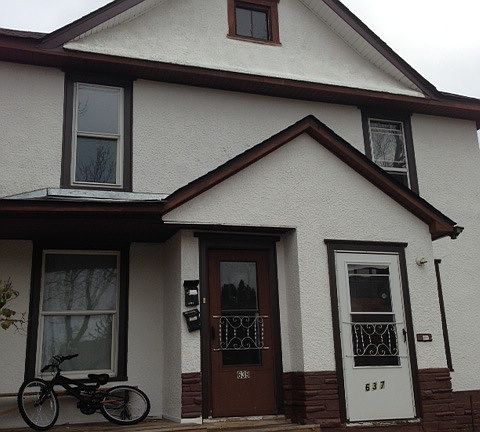 Whole outside freshly painted