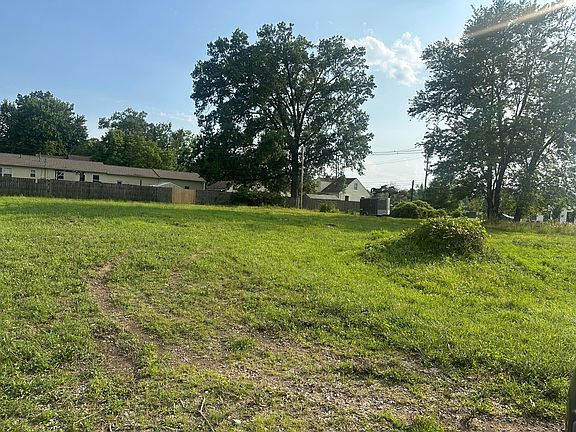 4th image of 3703 Genessee Ave