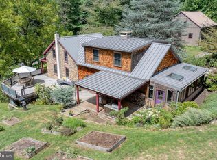 4108 Grothey Rd, Seven Valleys, PA 17360