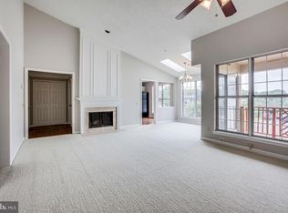 2830 Emma Lee St APT 302, Falls Church, VA 22042