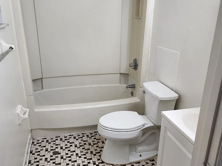 105 Martin Luther King Dr E #2 — Photo 8