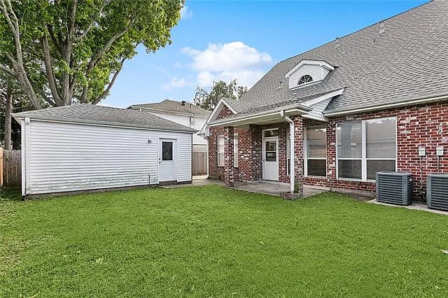 4405 Laplace St — Photo 14