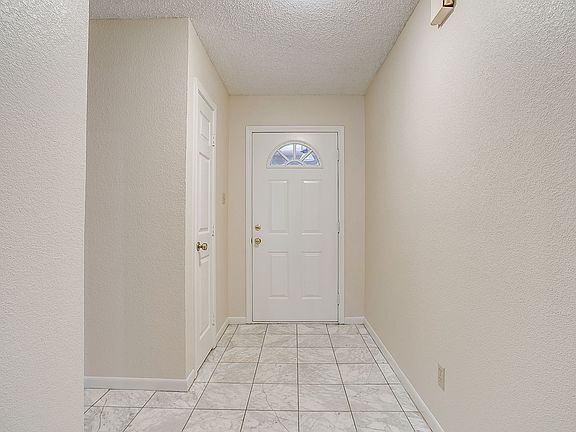 4th image of 8613 Silver Creek Rd