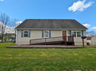 402 W Poplar St, Grove City, PA