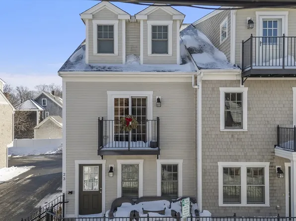 23 Howland St #4, Plymouth, MA 02360