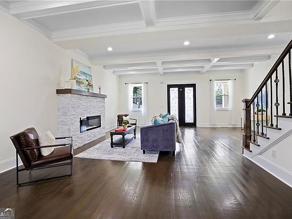 4th image of 2415 Rugby Ave