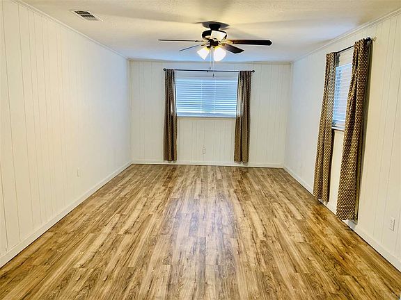 4th image of 806 Fremont Ave