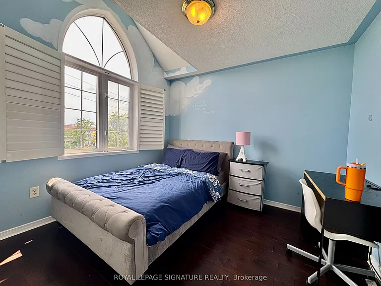 41 Yale Ln — Photo 15