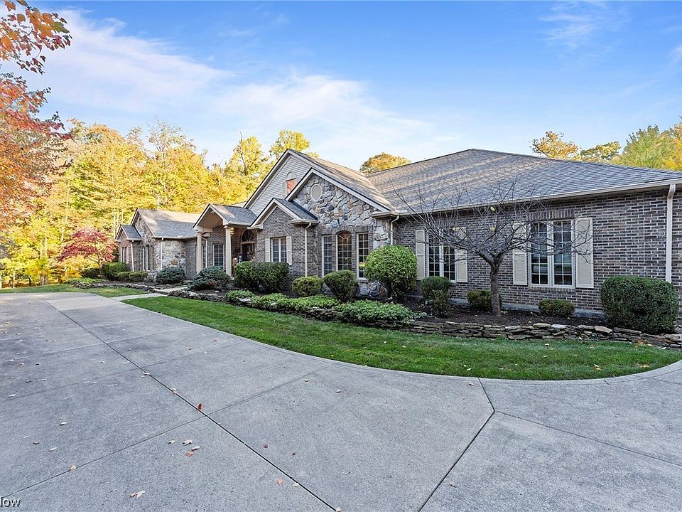 1st image of 9381 Amber Wood Dr