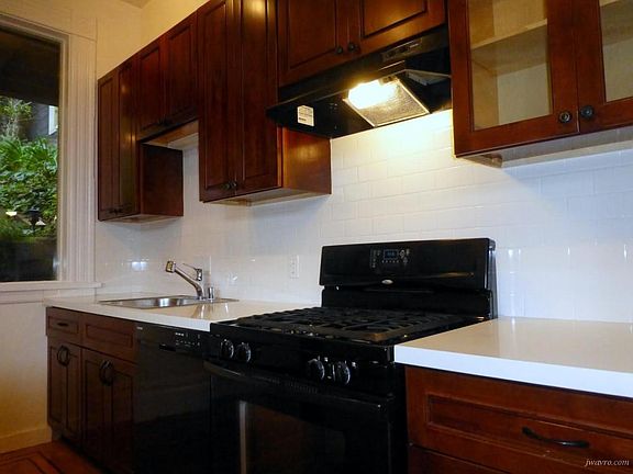 4th image of 104 Ord St