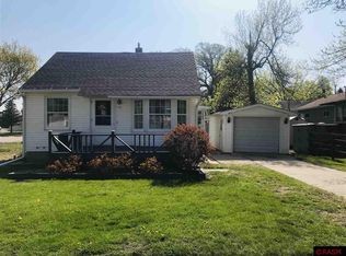 412 N Lincoln St, Lake Crystal, MN 56055