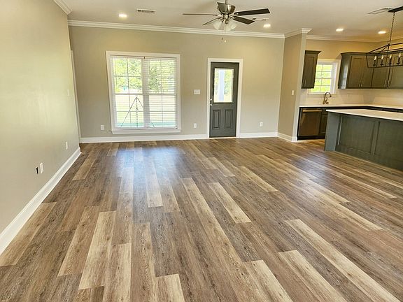 3rd image of 244 Hollister Dr