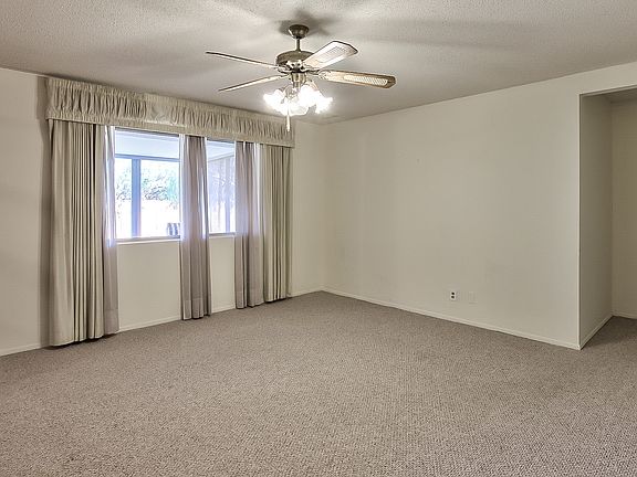 5th image of 2314 E Claire Dr