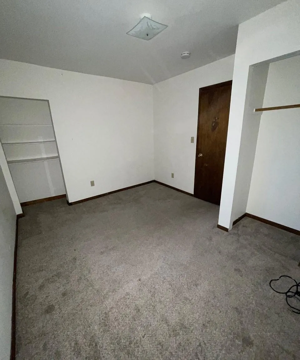 3 bed, $995 — Photo 3