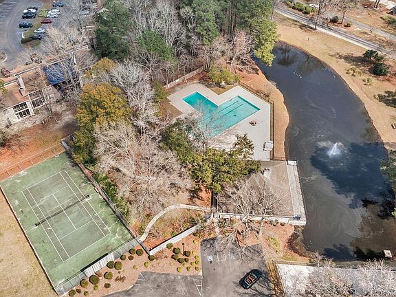 4th image of 7951 Cricket Ct #403