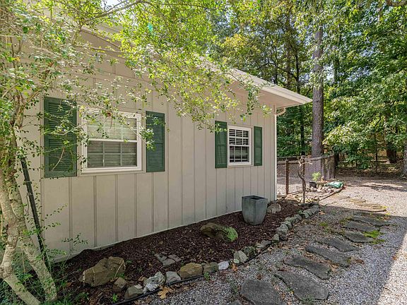 4th image of 14 Aspe Ln