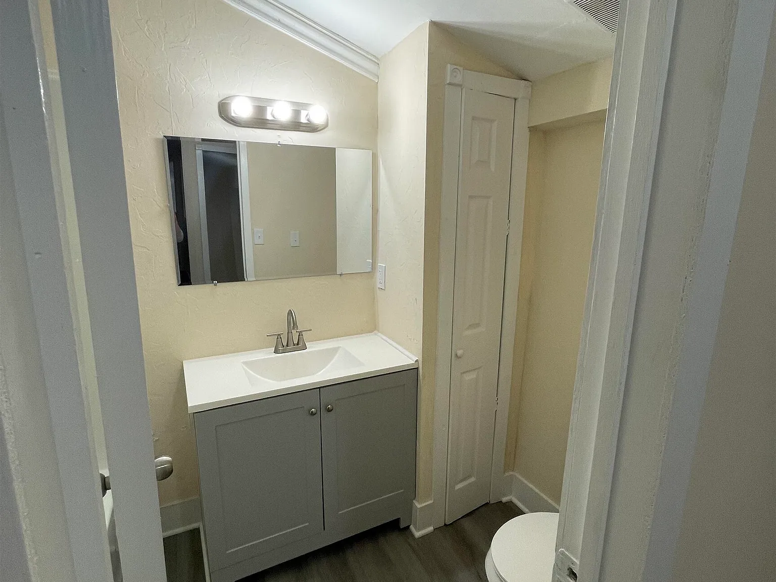 3 bed, 2.0 bath, $1,430 — Photo 4