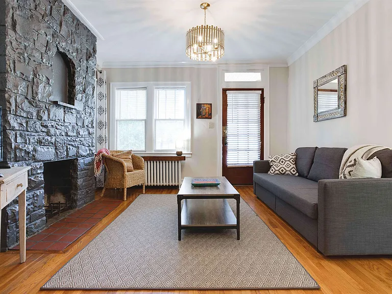669 S Mansfield St #1 — Photo 11