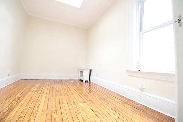 Rented by Luxor Homes & Investment Realty | media 6