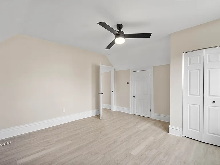 313 Kambach Street — Photo 8
