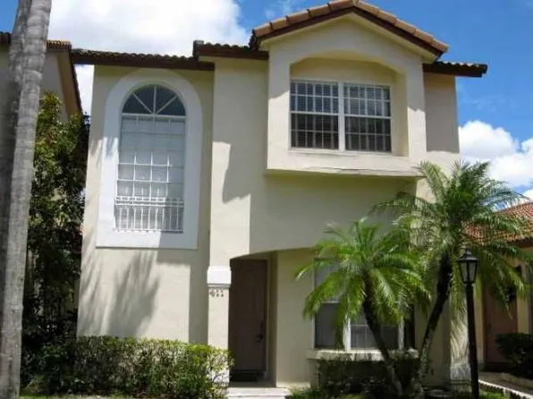 411 NW 108th Ter, Pembroke Pines, FL 33026