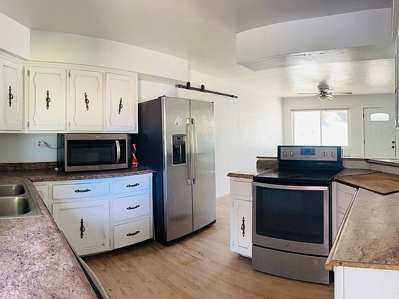 2nd image of 841 Willow St