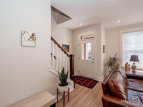 5th image of 1925 Pestalozzi St
