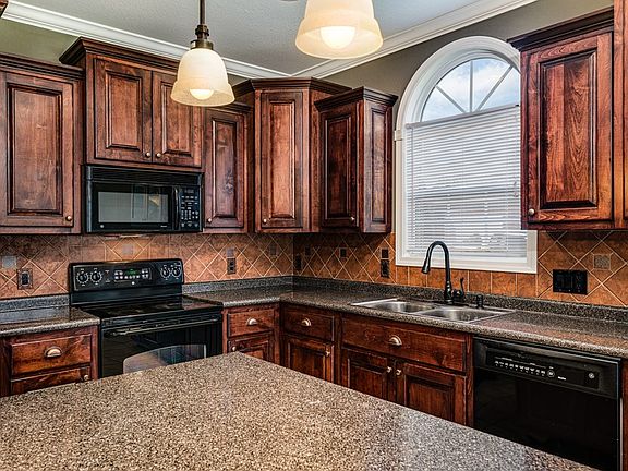 4th image of 318 New Heritage Dr