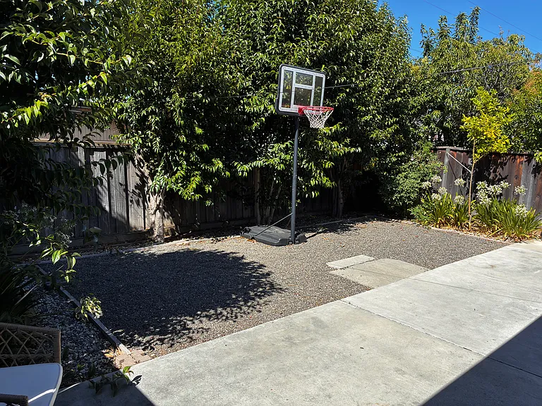 3373 Payne Ave #3 — Photo 28
