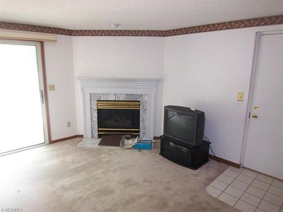 4th image of 6220 Hidden Creek Dr