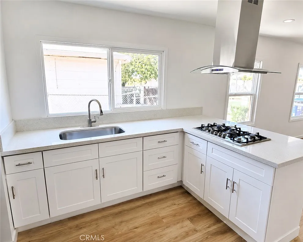 1 bed, 1184 sqft, $2,000 — Photo 2