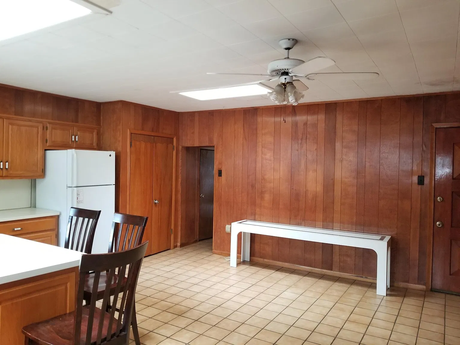 3 bed, 1600 sqft, $2,200 — Photo 3