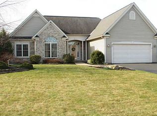 41 Captiva Xing, Fairport, NY 14450