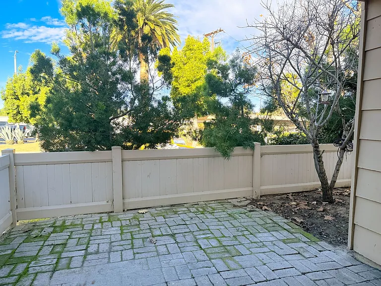 Peppertree Apartments — Photo 52